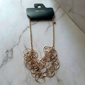 Metal Brand Gold Interlinked Circle Necklace with Delicate Chain